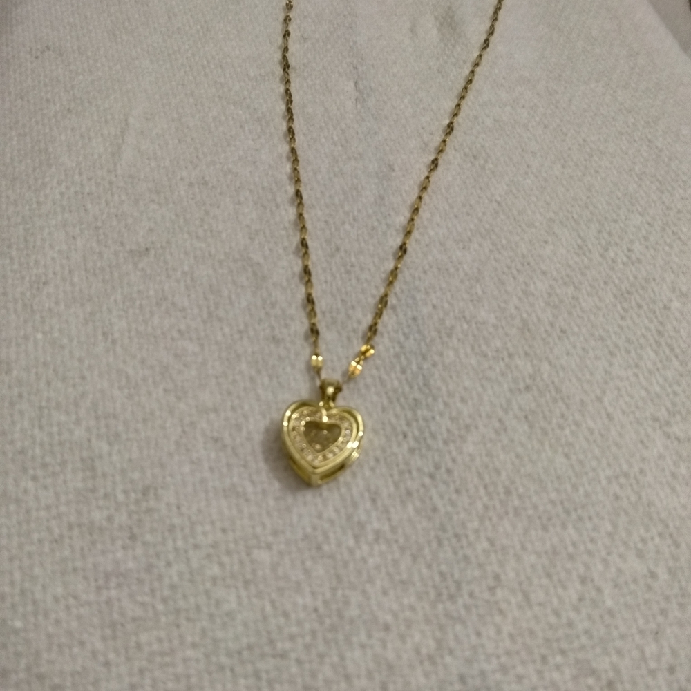 Elegant Gold Heart Necklace